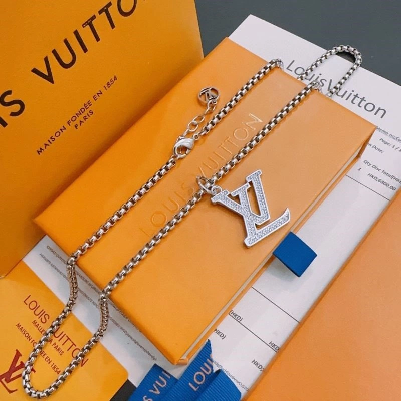 Casual Louis Vuitton Necklaces 249717