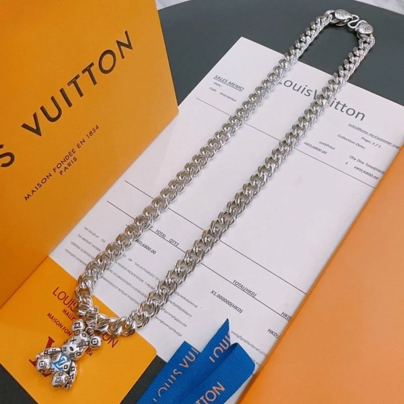 Louis Vuitton Necklaces Bold 249742
