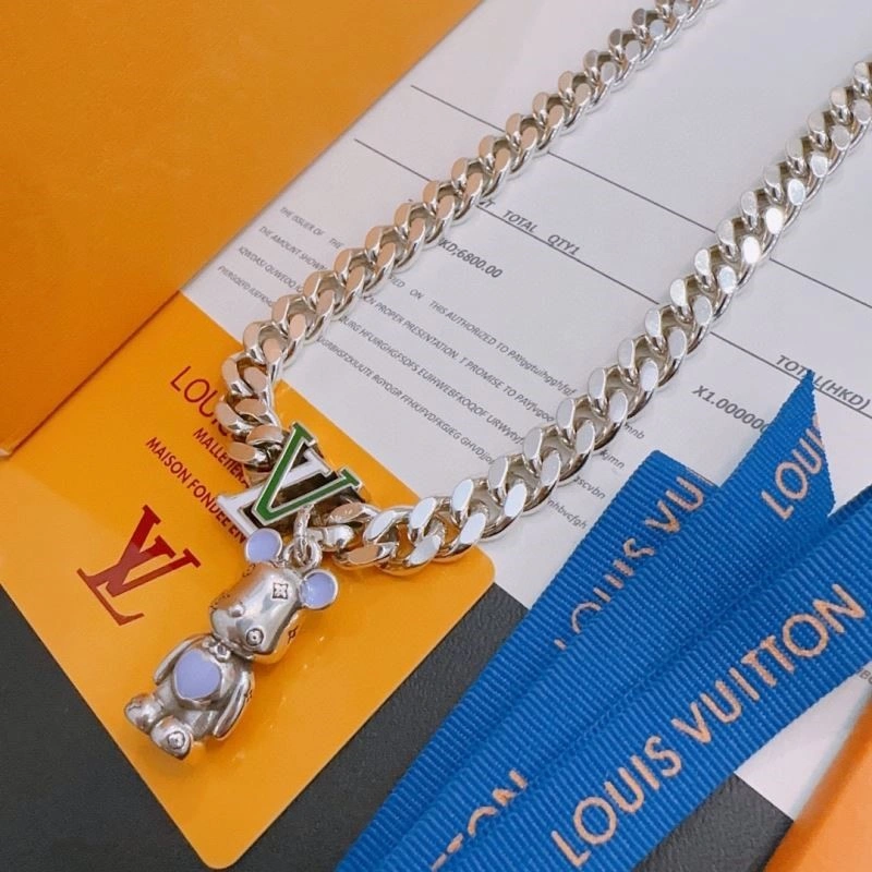 Supportive Louis Vuitton Necklaces 249735