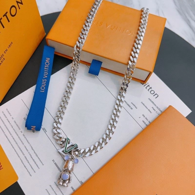 Supportive Louis Vuitton Necklaces 249735