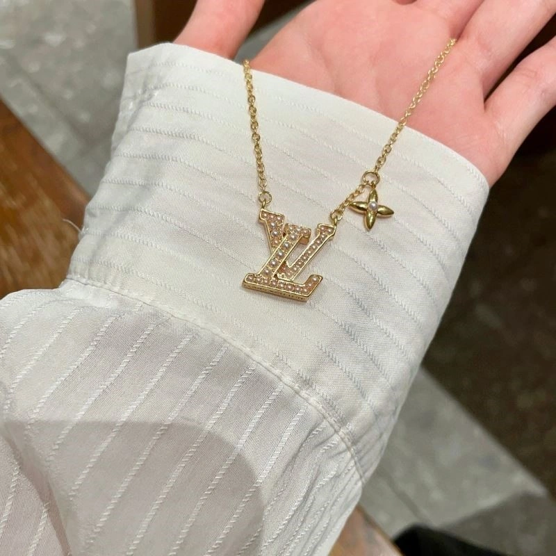 Louis Vuitton Necklaces TravelReady 249737