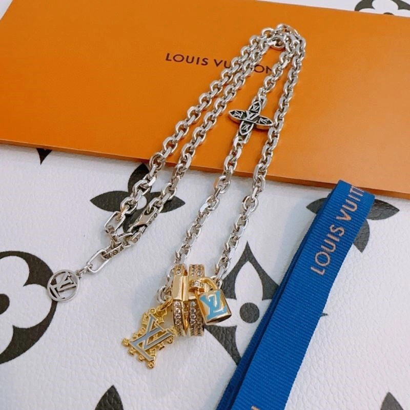 Chic Louis Vuitton Necklaces 249741