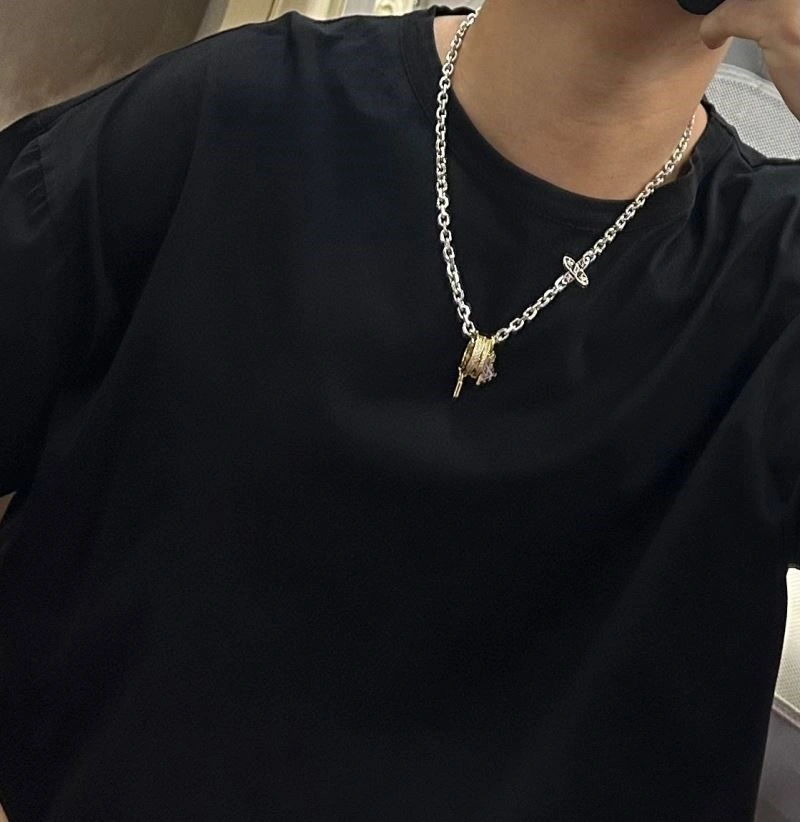 Chic Louis Vuitton Necklaces 249741