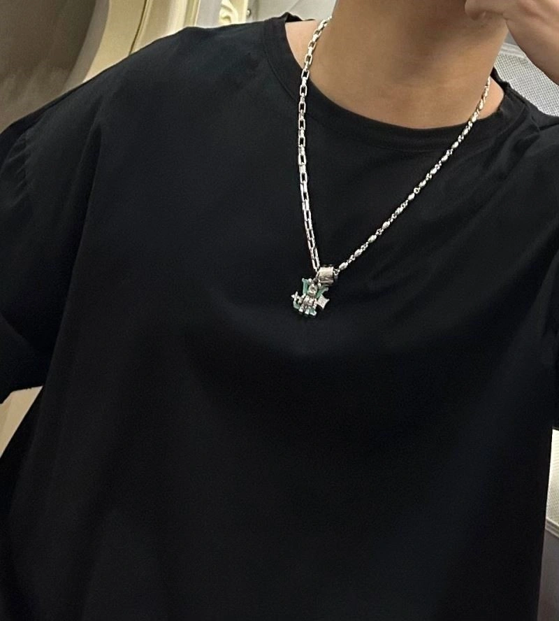 Louis Vuitton Necklaces UrbanChic 249734