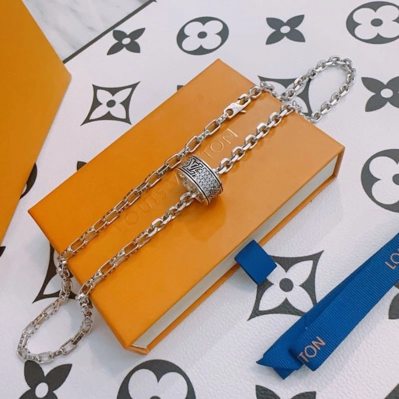 Durable Louis Vuitton Necklaces 249733