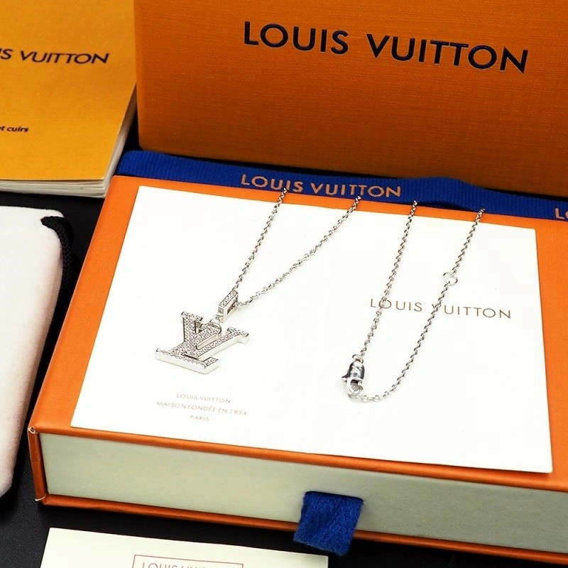 Louis Vuitton Necklaces Bright 249719