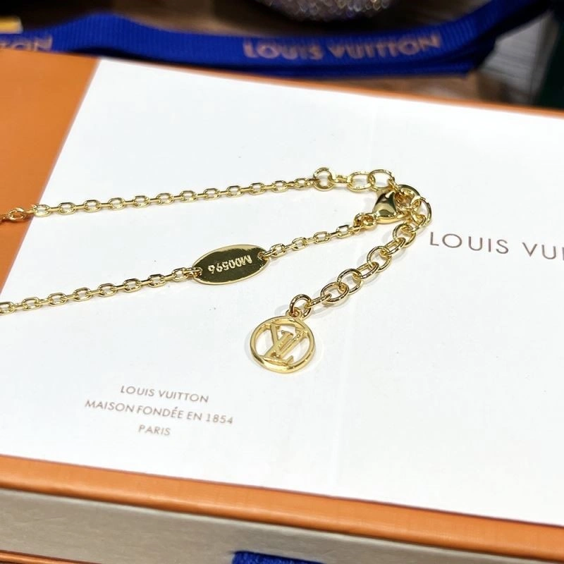 Louis Vuitton Necklaces Vibrant 249729