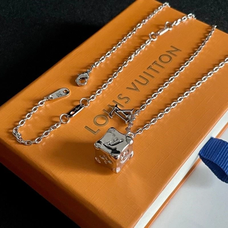 TopPick Louis Vuitton Necklaces 249709