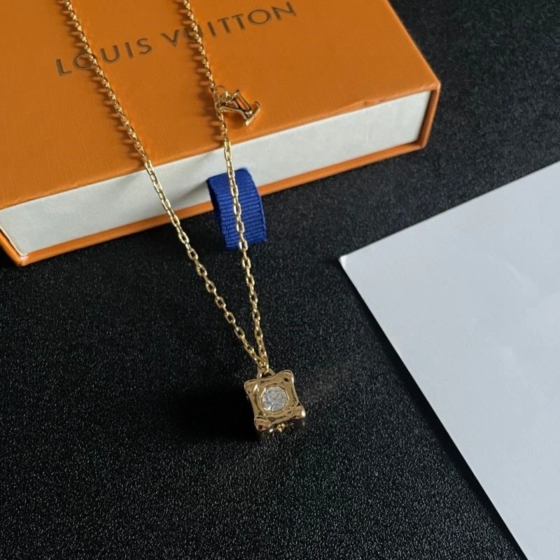 Louis Vuitton Necklaces Colorful 249678