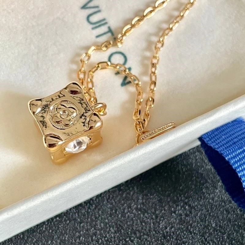 Louis Vuitton Necklaces Colorful 249678
