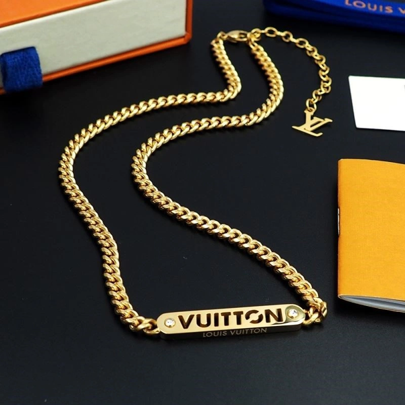 Supportive Louis Vuitton Necklaces 249676