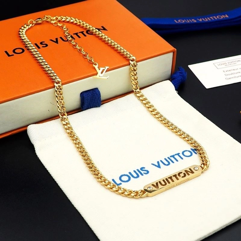 Supportive Louis Vuitton Necklaces 249676