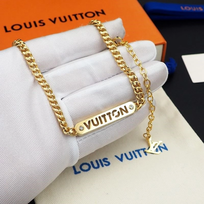 Supportive Louis Vuitton Necklaces 249676