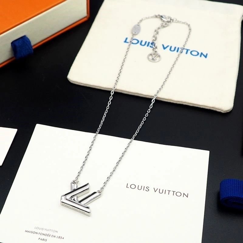 Thermal Louis Vuitton Necklaces 249705