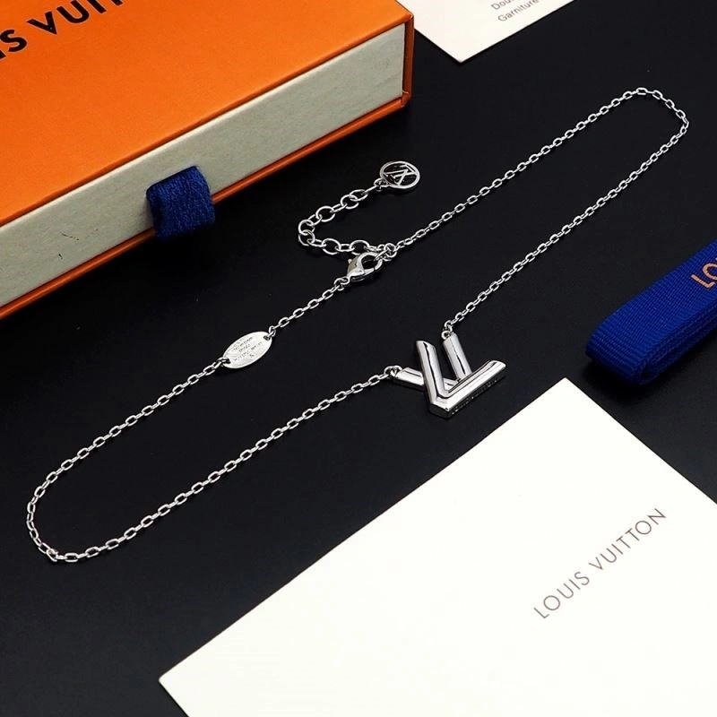 Thermal Louis Vuitton Necklaces 249705