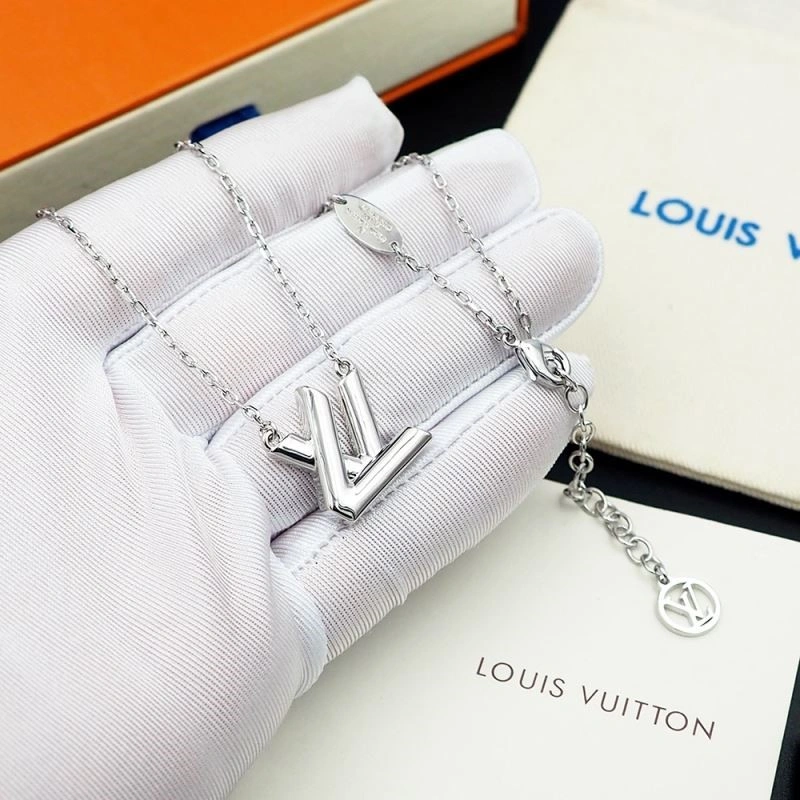 Thermal Louis Vuitton Necklaces 249705