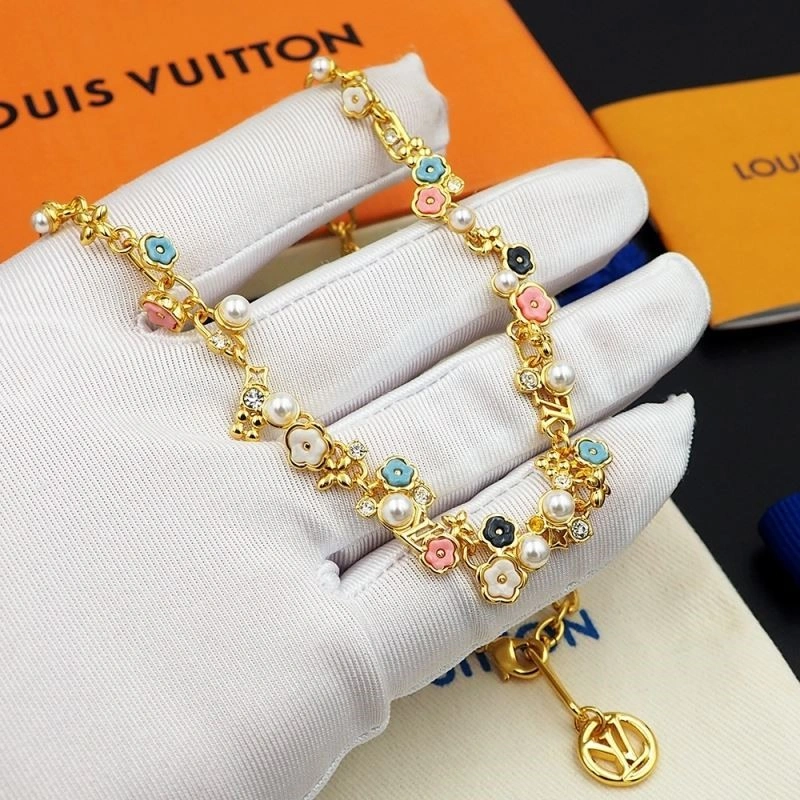Louis Vuitton Necklaces Casual 249707
