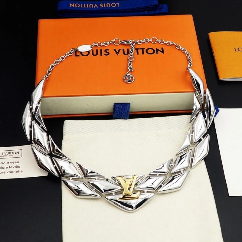 Louis Vuitton Necklaces Vibrant 249702