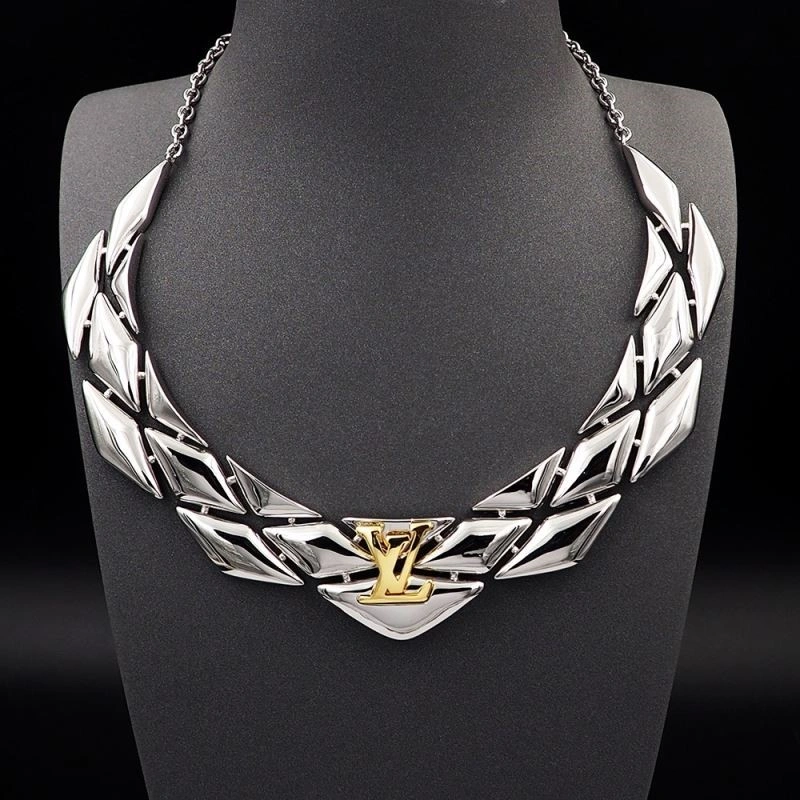 Louis Vuitton Necklaces Vibrant 249702