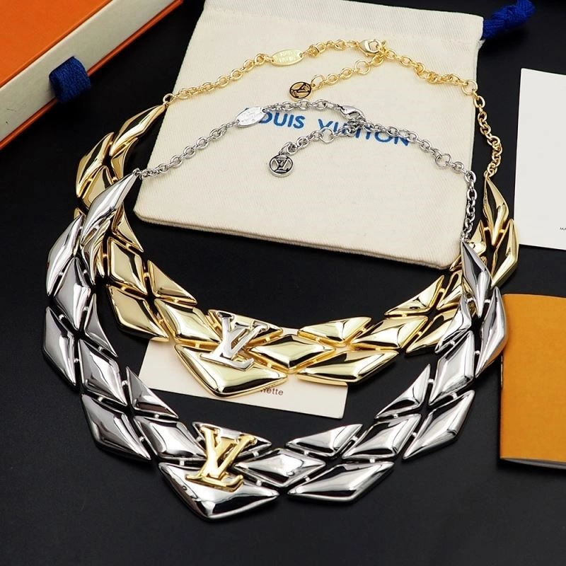 Louis Vuitton Necklaces Vibrant 249702