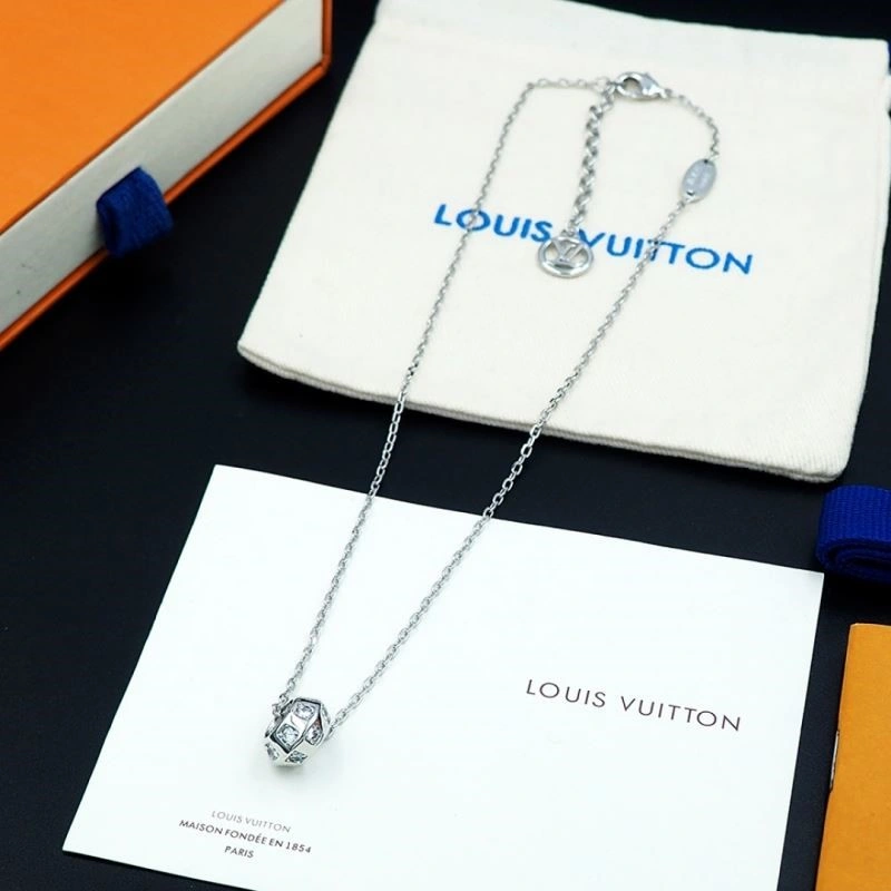 Louis Vuitton Necklaces Snug 249699
