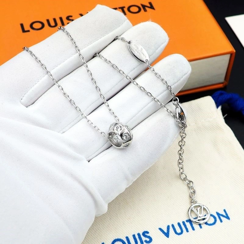 Louis Vuitton Necklaces Snug 249699