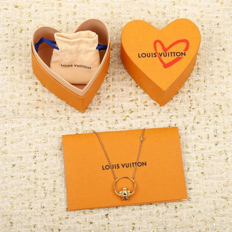Trendsetting Louis Vuitton Necklaces 249691