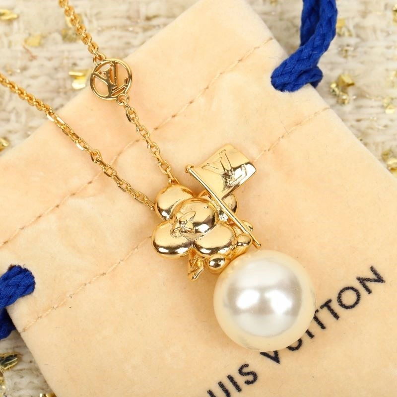 Effortless Louis Vuitton Necklaces 249688