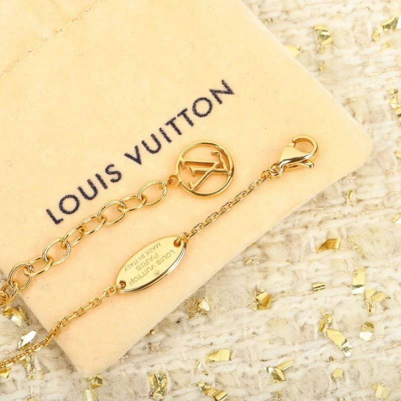Effortless Louis Vuitton Necklaces 249688