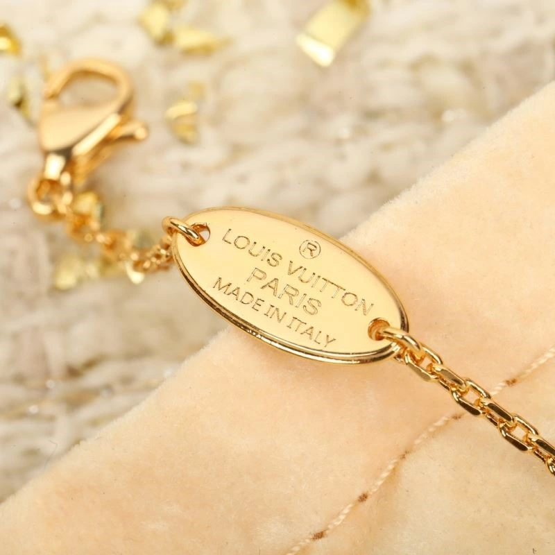 Effortless Louis Vuitton Necklaces 249688