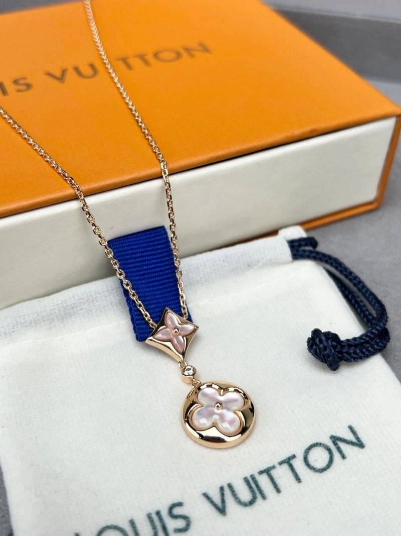 SmoothTexture Louis Vuitton Necklaces 249697
