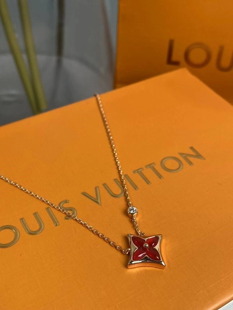 Effortless Louis Vuitton Necklaces 249692