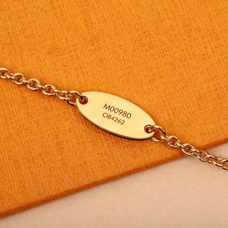 Louis Vuitton Necklaces Cozy 249690