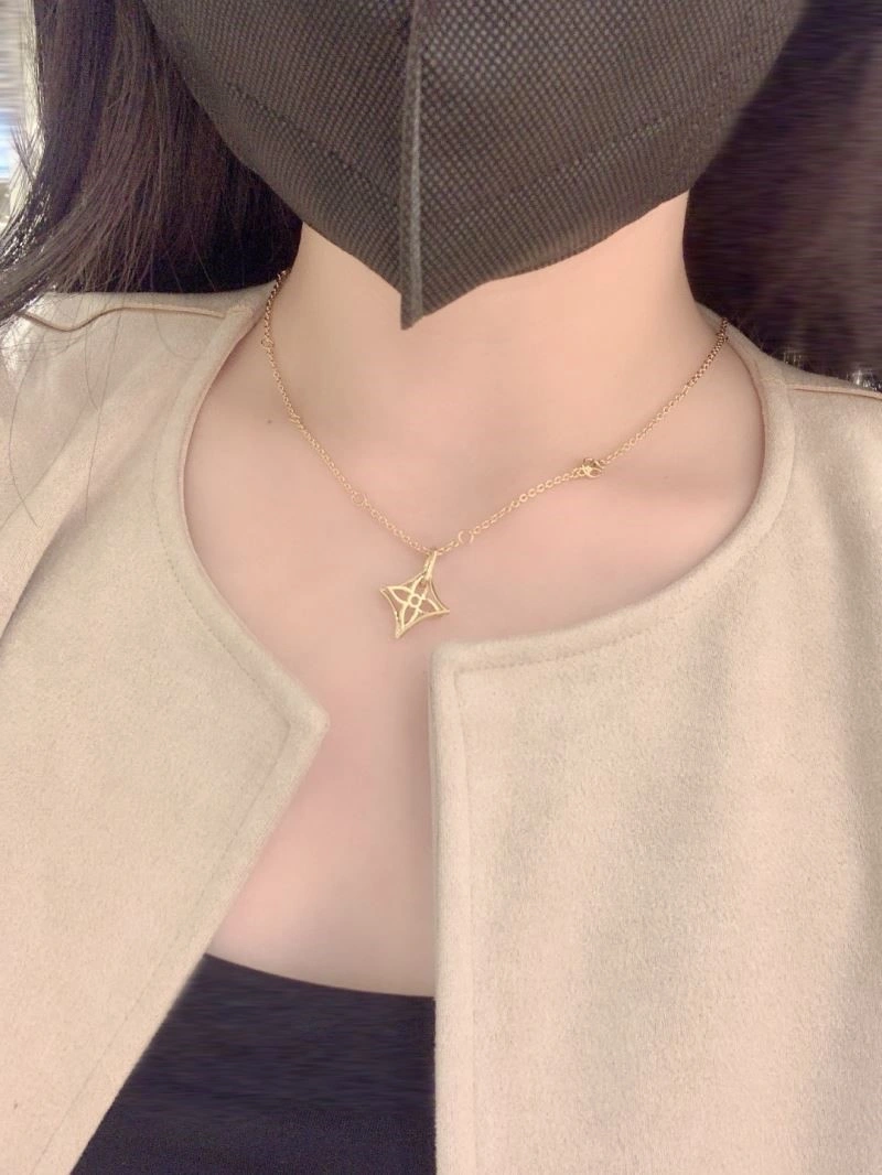Louis Vuitton Necklaces Cozy 249690