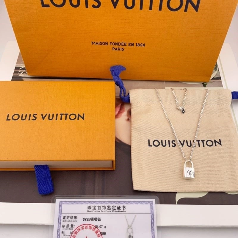 Louis Vuitton Necklaces SmoothTexture 249700