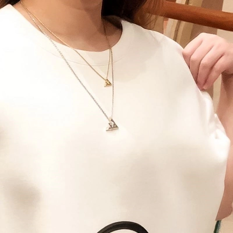 Louis Vuitton Necklaces Neat 249693