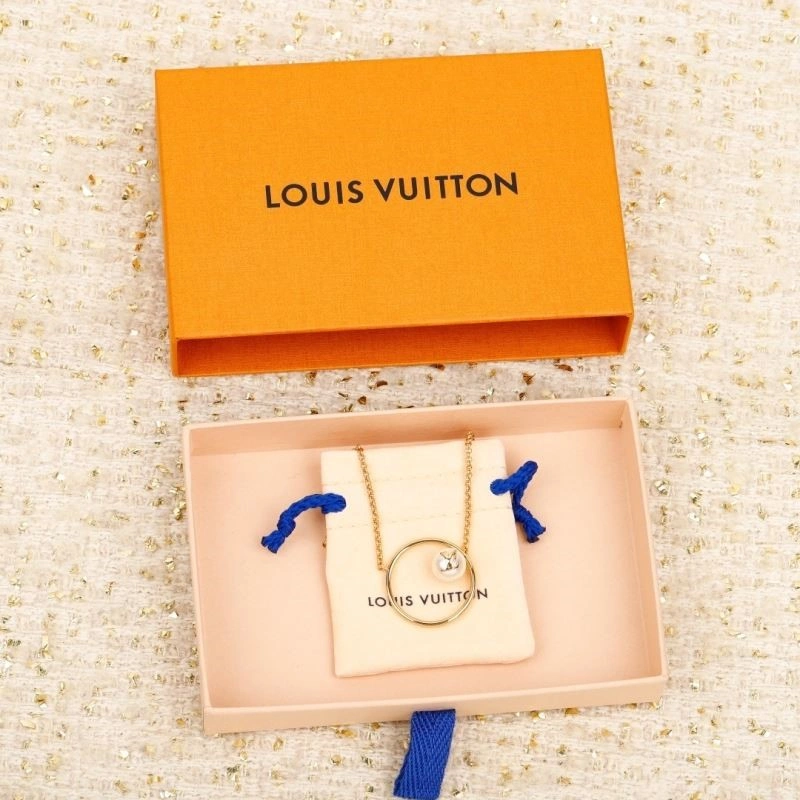 Sleek Louis Vuitton Necklaces 249696