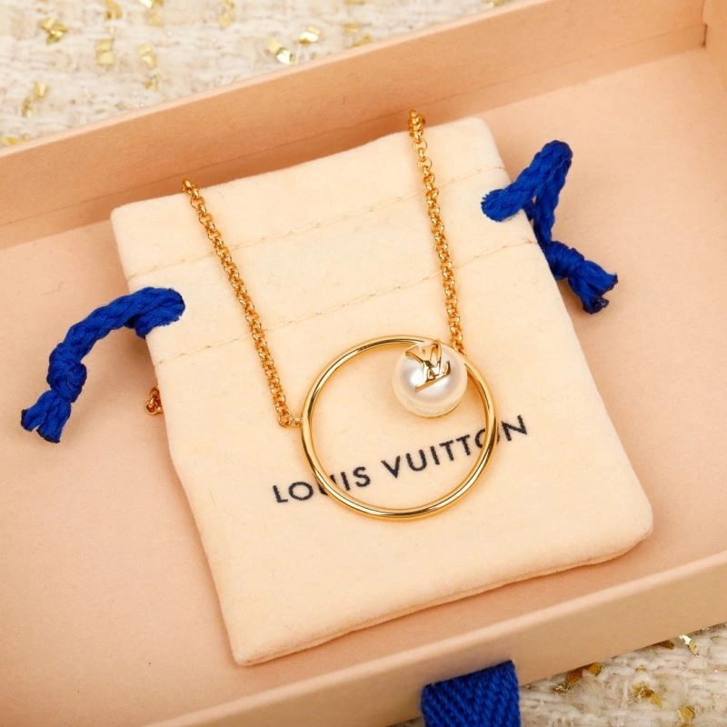 Sleek Louis Vuitton Necklaces 249696
