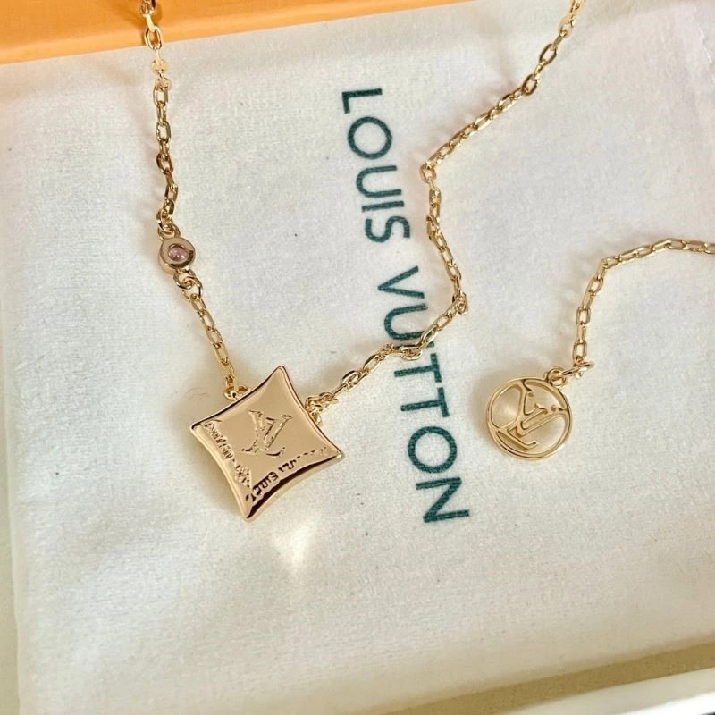 Louis Vuitton Necklaces UrbanChic 249698