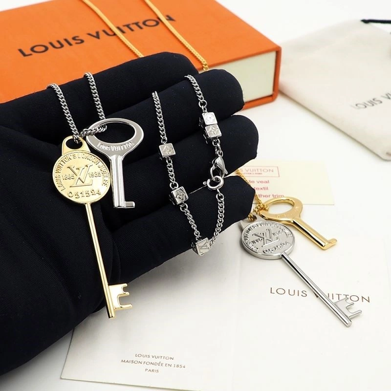 Louis Vuitton Necklaces Packable 249670