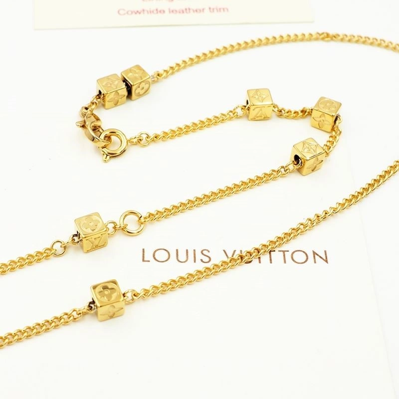 Louis Vuitton Necklaces Packable 249670