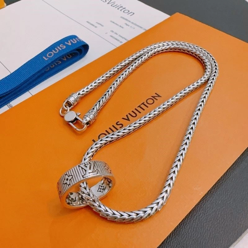 Louis Vuitton Necklaces Youthful 249642