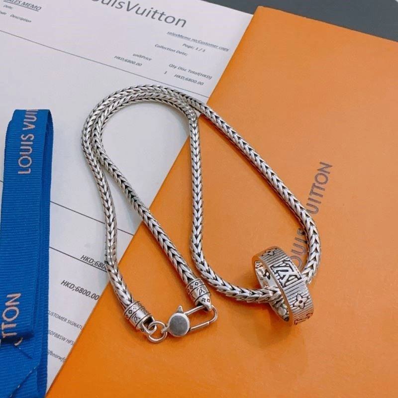 Louis Vuitton Necklaces Youthful 249642