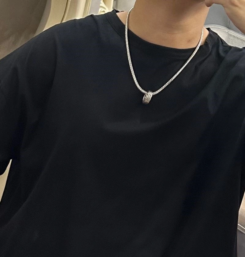 Louis Vuitton Necklaces Youthful 249642