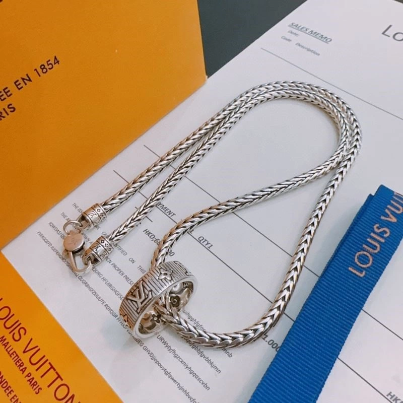Louis Vuitton Necklaces Youthful 249642