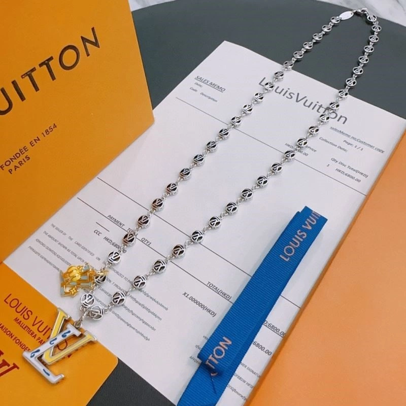 Louis Vuitton Necklaces Effortless 249653
