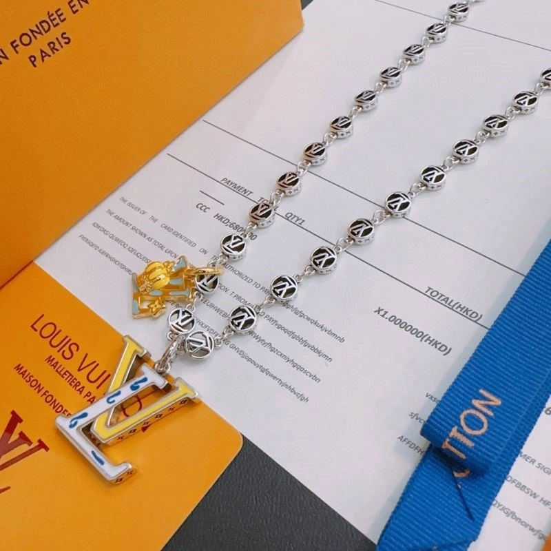 Louis Vuitton Necklaces Effortless 249653