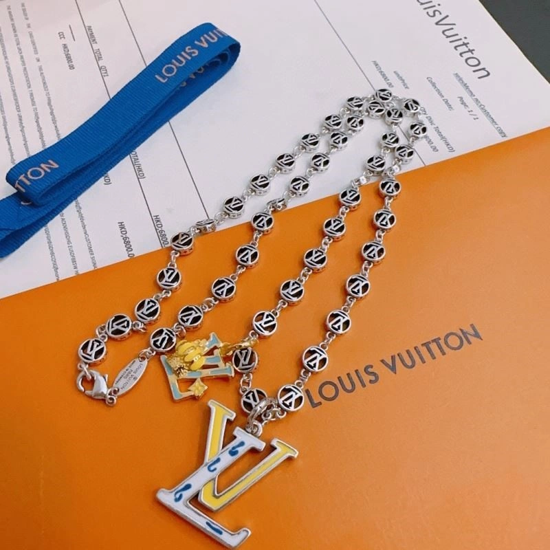 Louis Vuitton Necklaces Effortless 249653