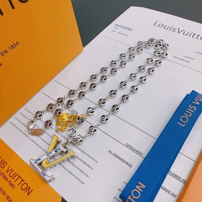 Louis Vuitton Necklaces Effortless 249653