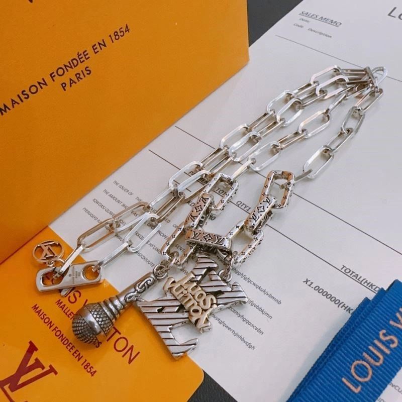 Louis Vuitton Necklaces StreetReady 249664